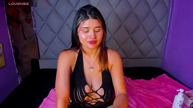 venusowen  online show from February 28, 2025, 4:42 pm