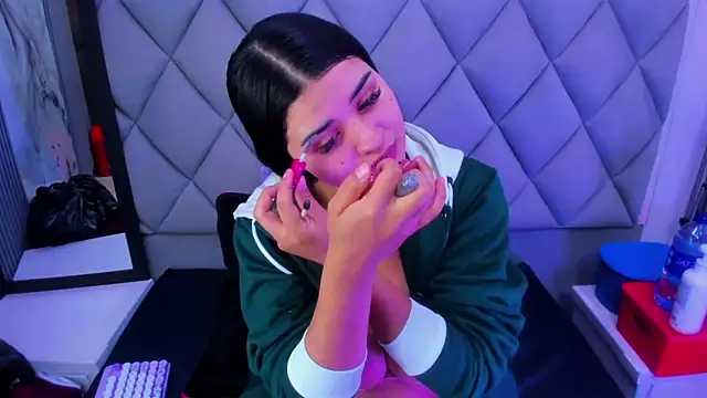 venusowen  online show from February 11, 2026, 1:49 pm