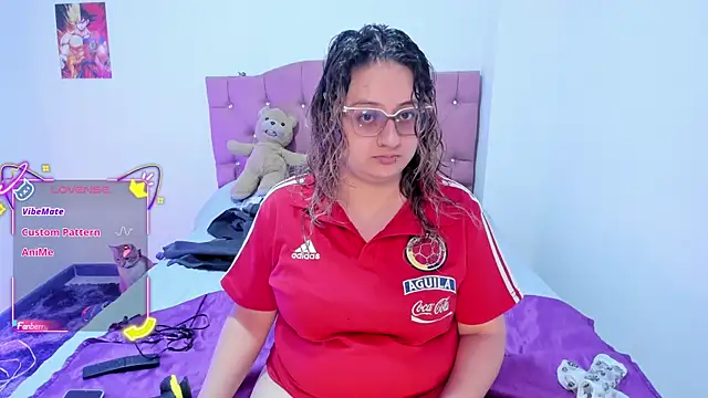 AnnieBigBoobs online show from December 19, 2025, 9:33 pm