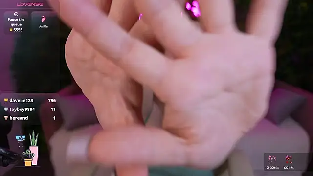 LovelyBell online show from March 8, 2025, 1:57 pm