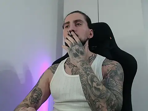 MateoHunk online show from November 13, 2025, 5:45 pm