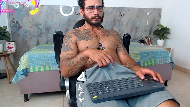 Snapshot of hanz_col chatting on May 23, 2026, 11:09 pm hanz col online show from May 23, 2026, 11:09 pm