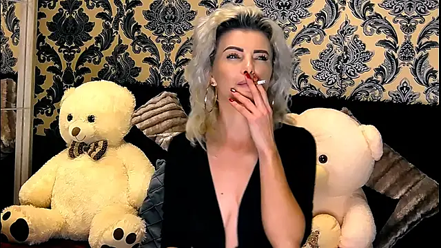 Aly girl1 online show from December 11, 2024, 1:17 pm