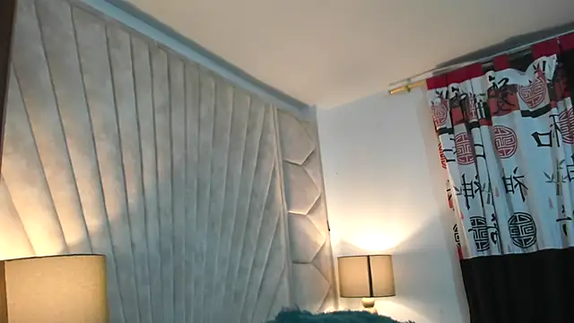 Snapshot of Jade_squirtt chatting on October 21, 2025, 10:27 am Jade squirtt online show from October 21, 2025, 10:27 am