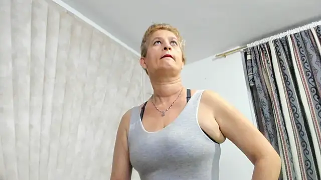 Snapshot of Jade_squirtt chatting on November 7, 2025, 10:26 am Jade squirtt online show from November 7, 2025, 10:26 am