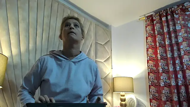 Snapshot of Jade_squirtt chatting on November 16, 2025, 11:05 am Jade squirtt online show from November 16, 2025, 11:05 am