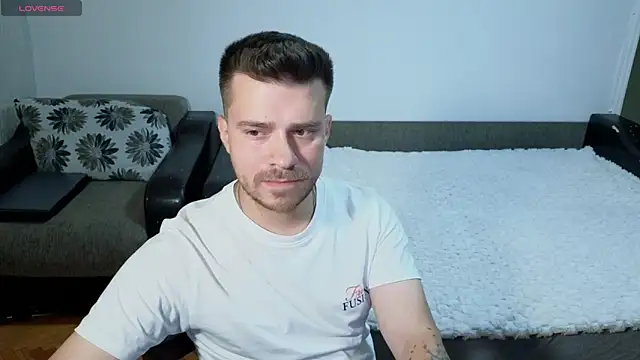 JohnnyStepBro online show from July 12, 2026, 7:27 pm