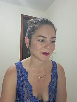 Snapshot of Hanny_24 chatting on October 21, 2025, 8:48 am Hanny 24 online show from October 21, 2025, 8:48 am