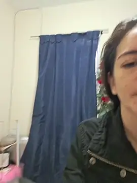 Snapshot of Hanny_24 chatting on December 15, 2025, 12:20 pm Hanny 24 online show from December 15, 2025, 12:20 pm