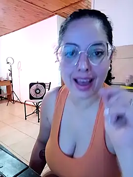 Snapshot of babyluna939 chatting on January 11, 2026, 2:11 pm babyluna939 online show from January 11, 2026, 2:11 pm