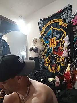 Snapshot of slinginbigD chatting on November 3, 2025, 7:37 pm slinginbigD online show from November 3, 2025, 7:37 pm