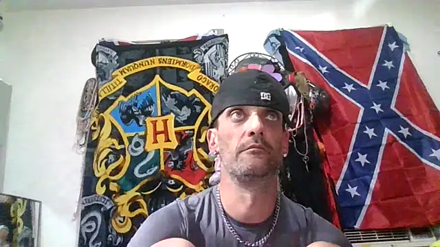 Snapshot of slinginbigD chatting on November 5, 2025, 5:18 am slinginbigD online show from November 5, 2025, 5:18 am