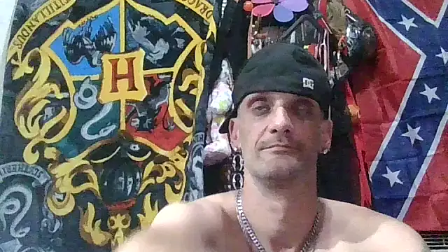 Snapshot of slinginbigD chatting on November 8, 2025, 11:47 pm slinginbigD online show from November 8, 2025, 11:47 pm