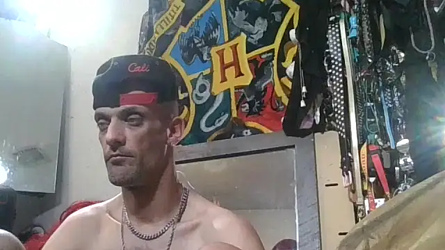 Snapshot of slinginbigD chatting on November 11, 2025, 7:08 am slinginbigD online show from November 11, 2025, 7:08 am