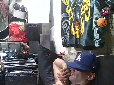 Snapshot of slinginbigD chatting on November 22, 2025, 8:57 am slinginbigD online show from November 22, 2025, 8:57 am