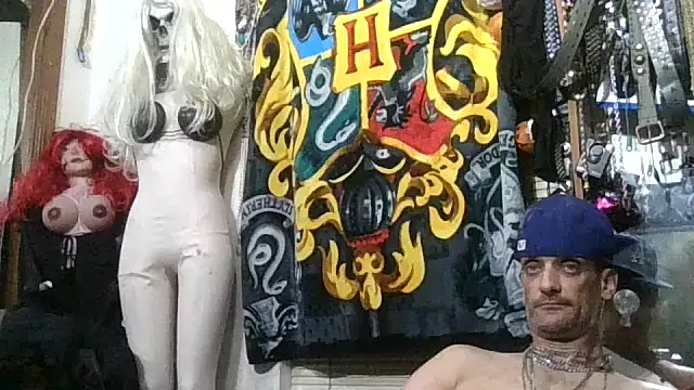 Snapshot of slinginbigD chatting on November 25, 2025, 10:59 am slinginbigD online show from November 25, 2025, 10:59 am