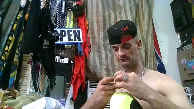 Snapshot of slinginbigD chatting on November 29, 2025, 6:05 am slinginbigD online show from November 29, 2025, 6:05 am