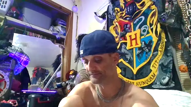 Snapshot of slinginbigD chatting on December 14, 2025, 12:54 pm slinginbigD online show from December 14, 2025, 12:54 pm