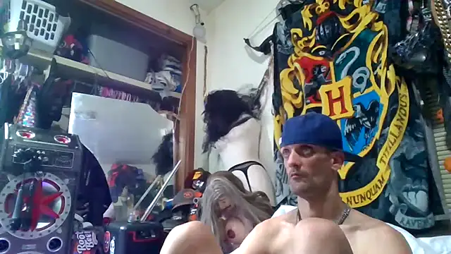 Snapshot of slinginbigD chatting on December 15, 2025, 12:59 am slinginbigD online show from December 15, 2025, 12:59 am