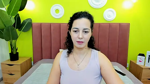 Snapshot of Linda_Insatiable chatting on February 5, 2026, 1:32 am Linda Insatiable online show from February 5, 2026, 1:32 am