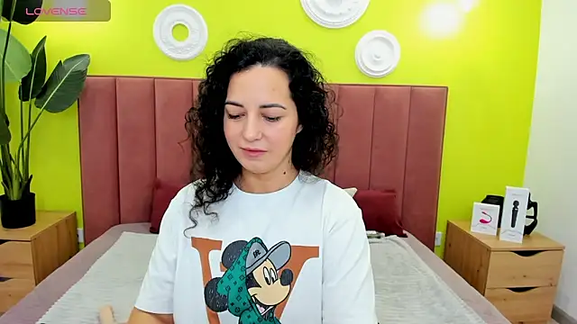 Snapshot of Linda_Insatiable chatting on February 9, 2026, 1:09 am Linda Insatiable online show from February 9, 2026, 1:09 am