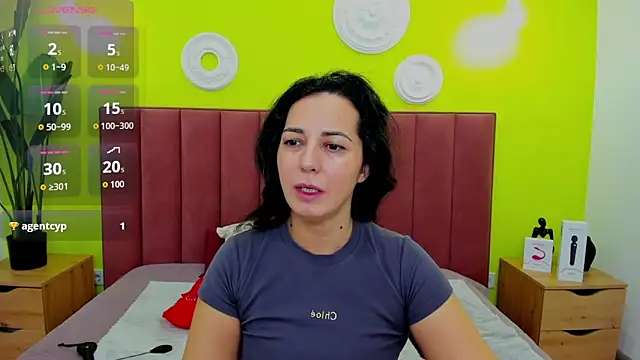 Snapshot of Linda_Insatiable chatting on February 23, 2026, 1:36 am Linda Insatiable online show from February 23, 2026, 1:36 am