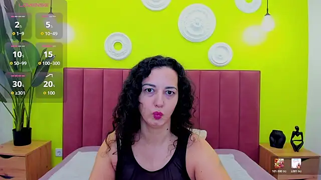Snapshot of Linda_Insatiable chatting on April 9, 2026, 1:38 am Linda Insatiable online show from April 9, 2026, 1:38 am
