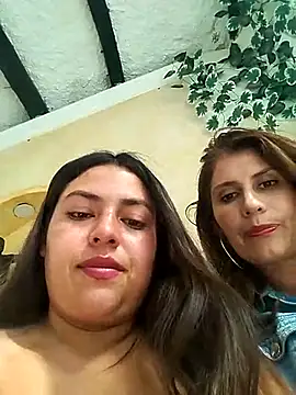 Snapshot of DULCE__26 chatting on February 19, 2025, 8:52 pm DULCE 26 online show from February 19, 2025, 8:52 pm