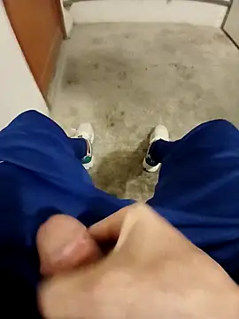 Snapshot of casper0303 chatting on December 21, 2025, 10:33 am casper0303 online show from December 21, 2025, 10:33 am