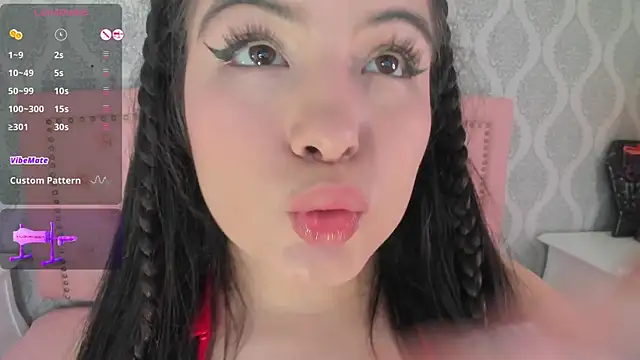 martina rivera  online show from November 2, 2025, 12:18 pm