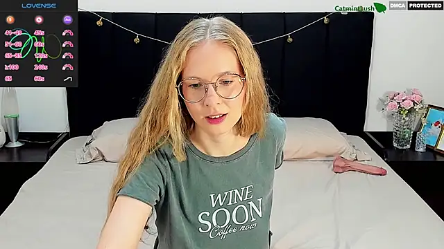 CatmintLush online show from May 3, 2026, 11:44 pm