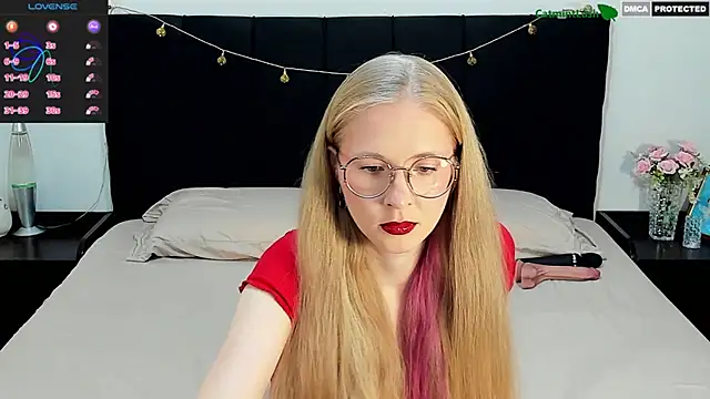 CatmintLush online show from May 8, 2026, 11:32 pm