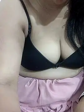 Snapshot of Urmila_bhabhii chatting on March 19, 2026, 2:43 pm Urmila bhabhii online show from March 19, 2026, 2:43 pm