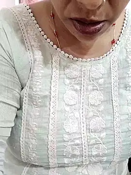 Snapshot of Urmila_bhabhii chatting on April 11, 2026, 9:13 am Urmila bhabhii online show from April 11, 2026, 9:13 am