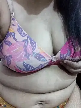 Snapshot of Urmila_bhabhii chatting on April 13, 2026, 5:35 am Urmila bhabhii online show from April 13, 2026, 5:35 am