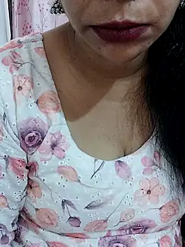 Snapshot of Urmila_bhabhii chatting on April 15, 2026, 3:13 am Urmila bhabhii online show from April 15, 2026, 3:13 am