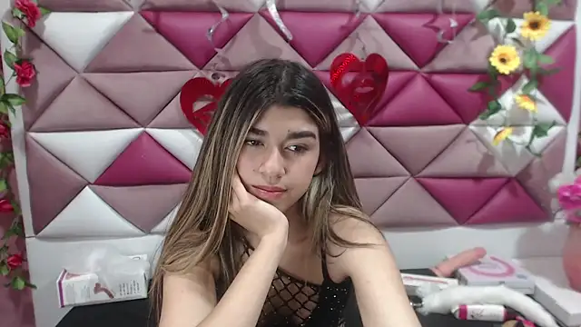 NahomiConnor  online show from February 13, 2025, 4:17 pm