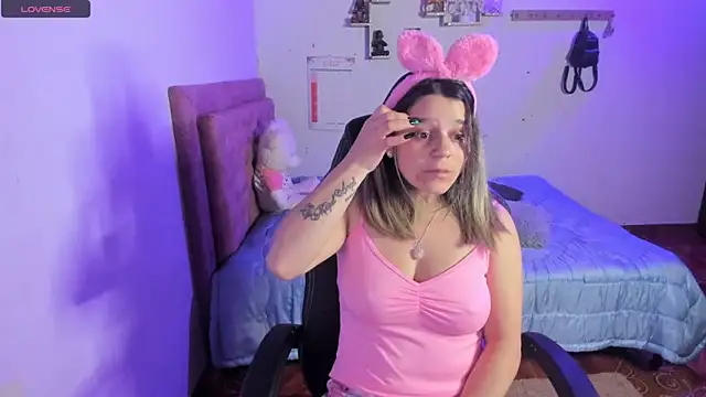 Sabrina Hall  online show from October 14, 2025, 1:28 am