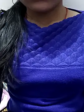 Snapshot of Riyu_05 chatting on December 14, 2024, 10:34 am Riyu 05 online show from December 14, 2024, 10:34 am