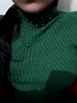 Snapshot of Riyu_05 chatting on January 14, 2025, 6:56 am Riyu 05 online show from January 14, 2025, 6:56 am