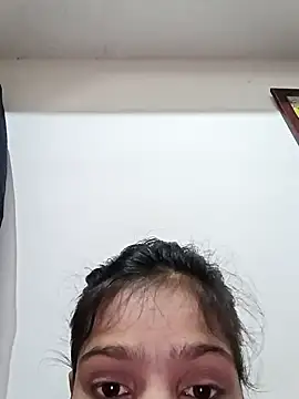 Snapshot of Riyu_05 chatting on January 16, 2025, 6:56 am Riyu 05 online show from January 16, 2025, 6:56 am