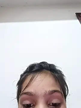 Snapshot of Riyu_05 chatting on February 17, 2025, 6:42 am Riyu 05 online show from February 17, 2025, 6:42 am