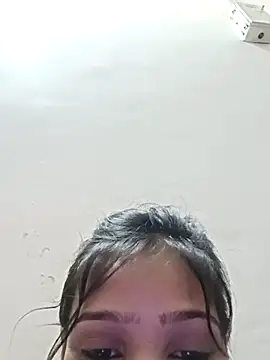 Snapshot of Riyu_05 chatting on February 18, 2025, 9:54 am Riyu 05 online show from February 18, 2025, 9:54 am