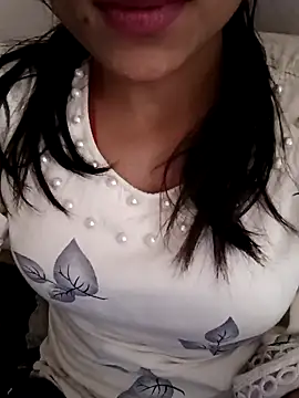 Snapshot of Riyu_05 chatting on March 18, 2025, 11:08 am Riyu 05 online show from March 18, 2025, 11:08 am