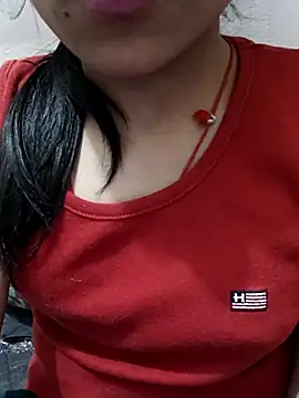 Snapshot of Riyu_05 chatting on March 21, 2025, 9:45 am Riyu 05 online show from March 21, 2025, 9:45 am