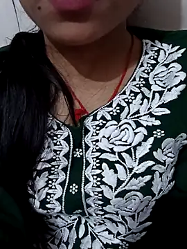 Snapshot of Riyu_05 chatting on October 11, 2025, 6:01 am Riyu 05 online show from October 11, 2025, 6:01 am