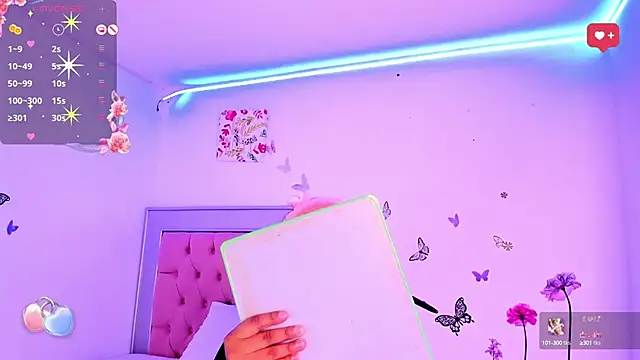 Snapshot of LaurinMonroe chatting on January 28, 2025, 7:32 pm LaurinMonroe online show from January 28, 2025, 7:32 pm