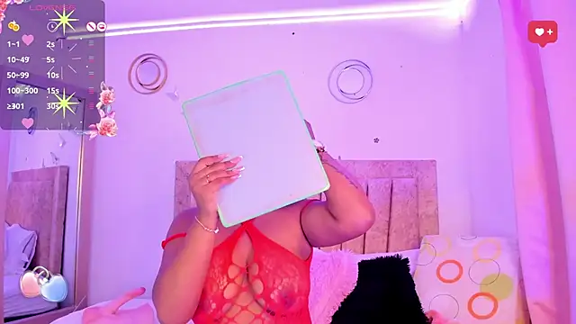 Snapshot of LaurinMonroe chatting on February 11, 2025, 7:48 pm LaurinMonroe online show from February 11, 2025, 7:48 pm