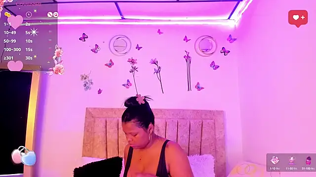 Snapshot of LaurinMonroe chatting on February 17, 2025, 7:21 pm LaurinMonroe online show from February 17, 2025, 7:21 pm