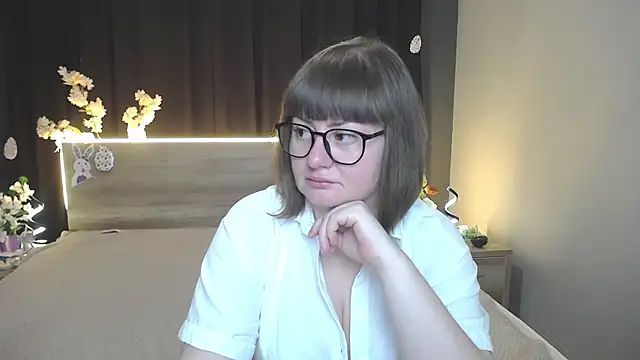 ZannaDreil online show from April 6, 2026, 6:09 pm